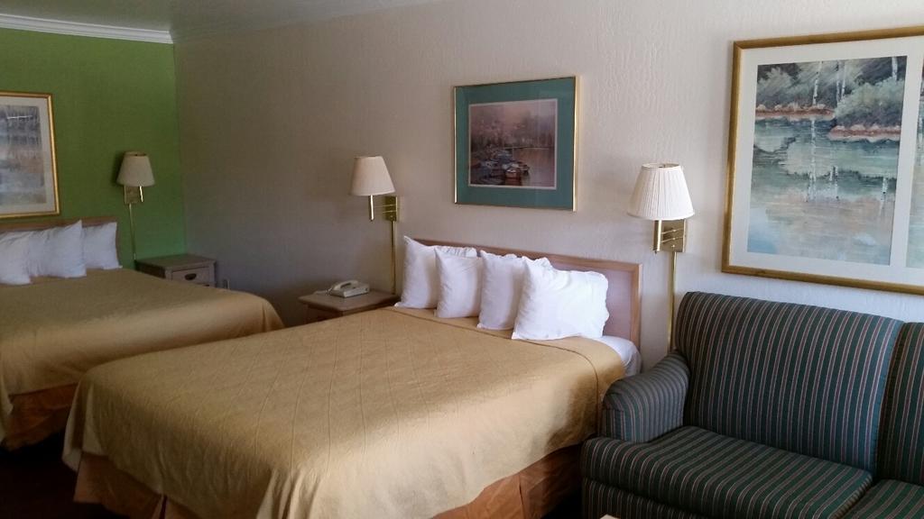 Kelseyville Motel Bagian luar foto